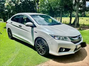 Honda Grace 2015 Car (Used)