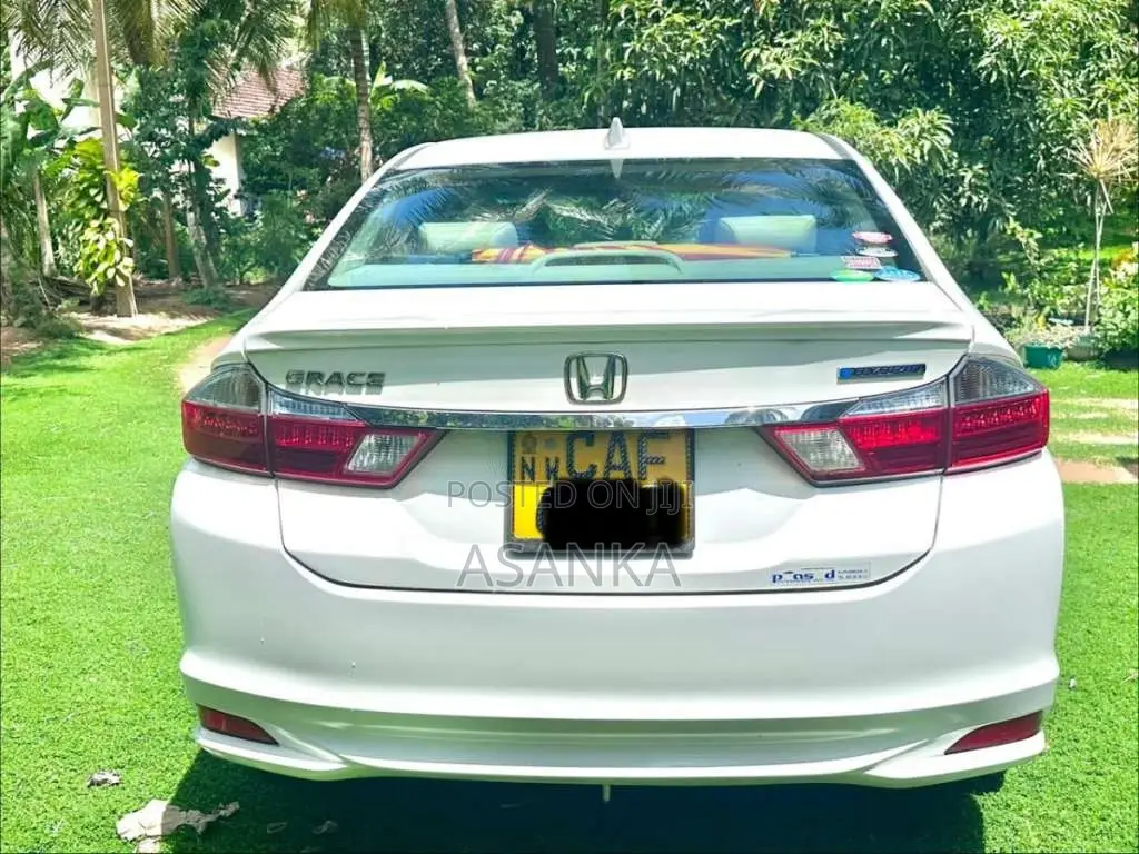 Honda Grace 2015 Car (Used)