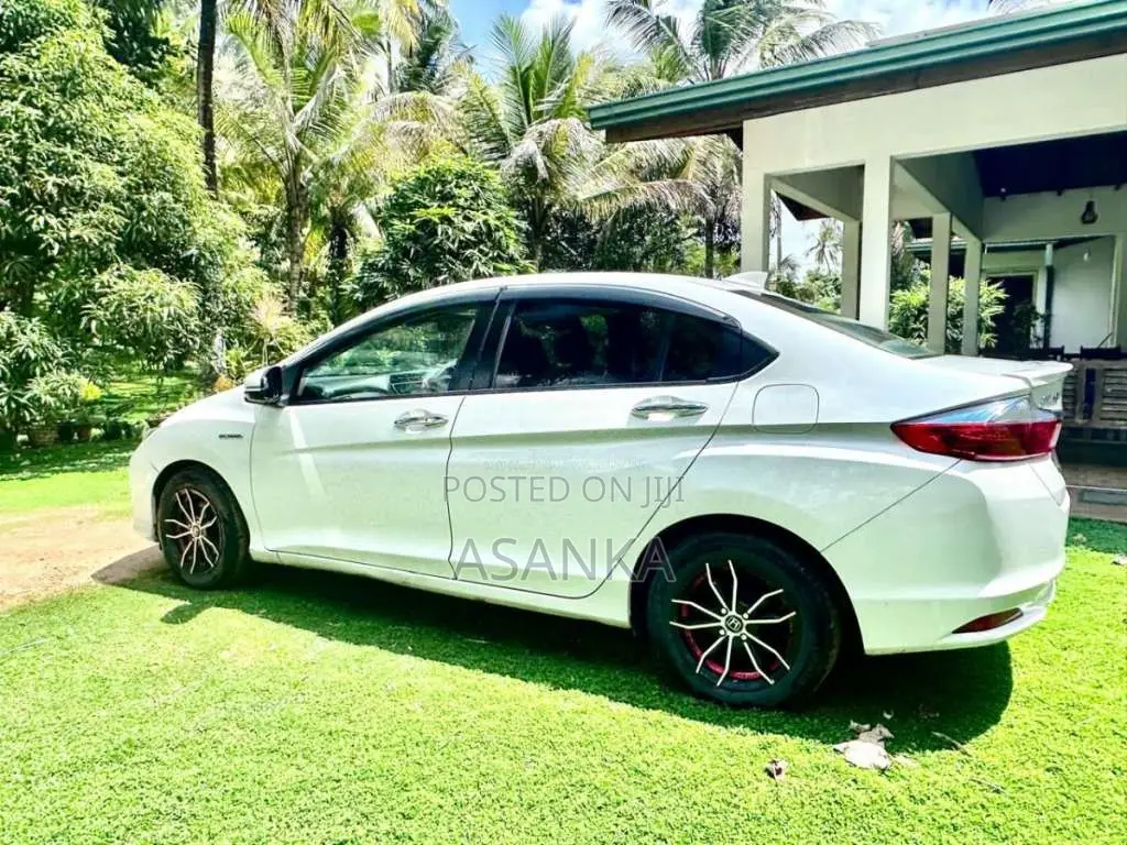 Honda Grace 2015 Car (Used)