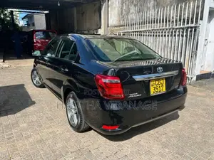 Toyota Axio 2016 Car (Used)