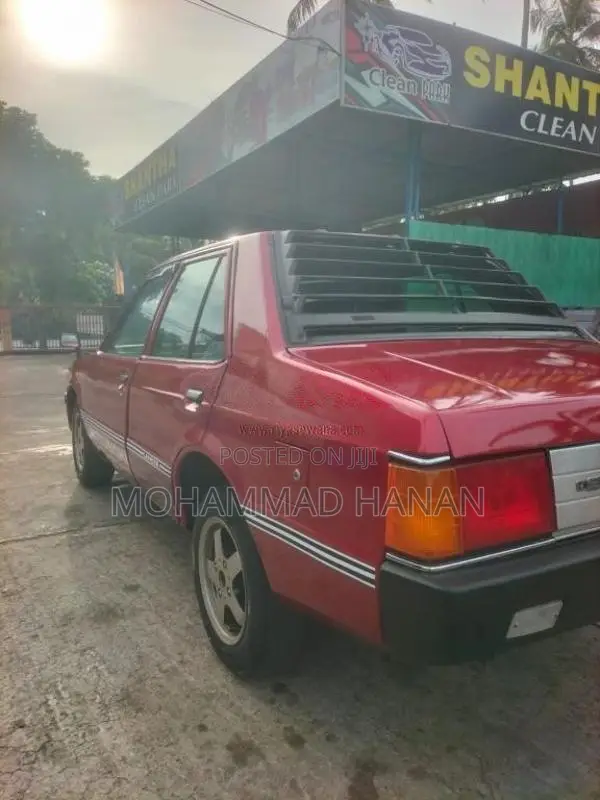 Mitsubishi Lancer Box 1981 Car (Used)