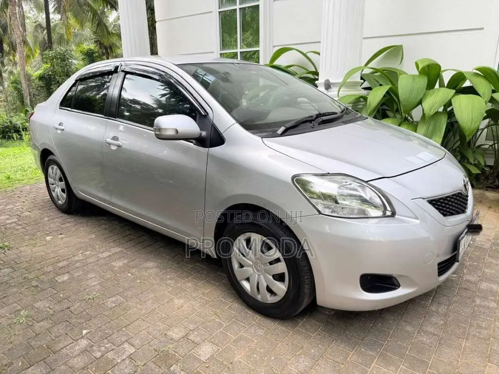 Toyota Belta 2011 Car (Used)