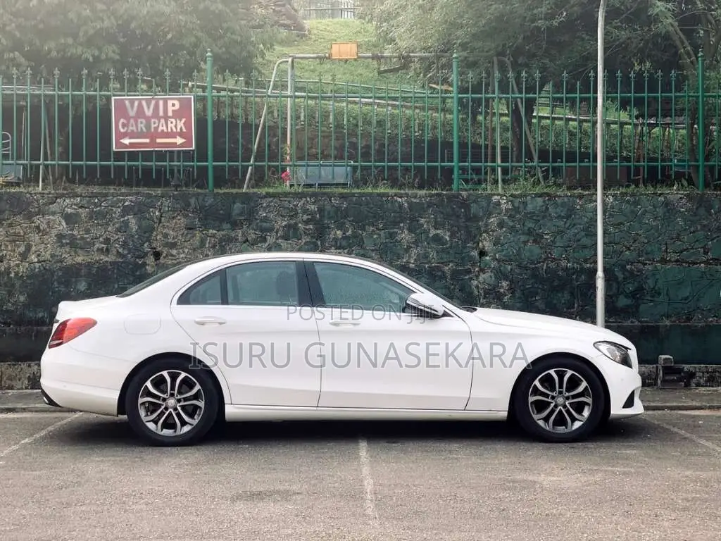 Mercedes-Benz C200D Premium Plus 2017 Car (Used)