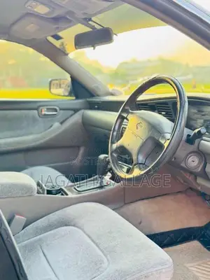 Nissan Laurel 2000 Car (Used)