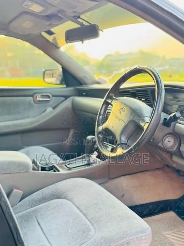 Nissan Laurel 2000 Car (Used)