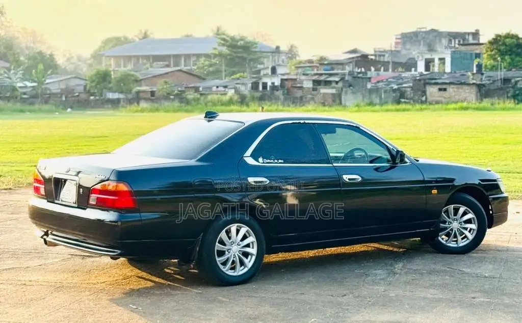 Nissan Laurel 2000 Car (Used)