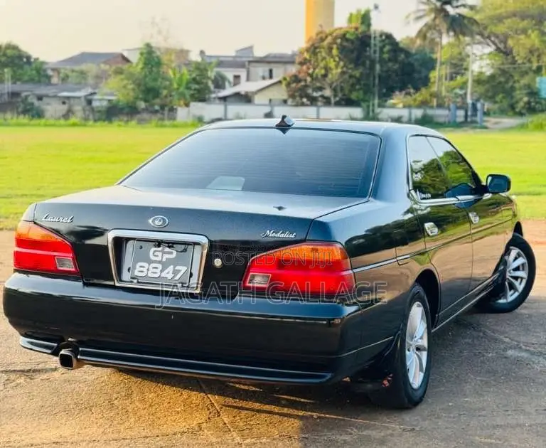 Nissan Laurel 2000 Car (Used)