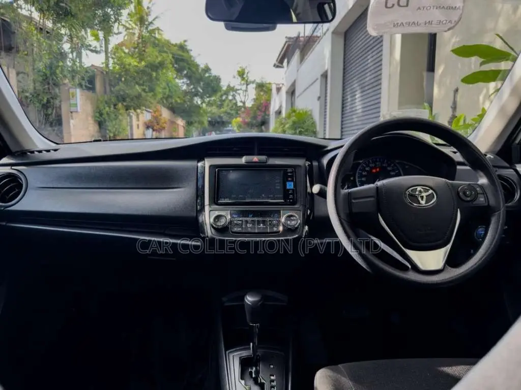 Toyota Axio 2023 Car (Used)