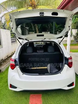 Toyota Vitz 2017 Car (Used)