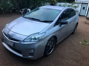 Toyota Prius 2011 Car (Used)