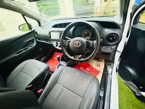Toyota Vitz 2017 Car (Used)
