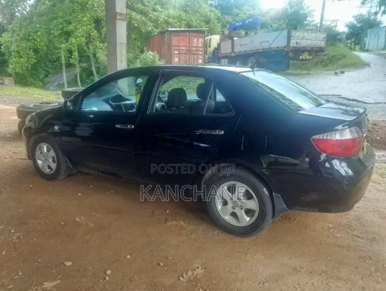 Toyota VIOS 2004 Car (Used)