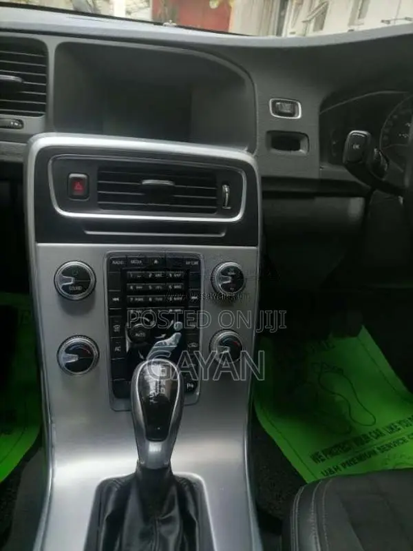 Volvo S60 2016 Car (Used)