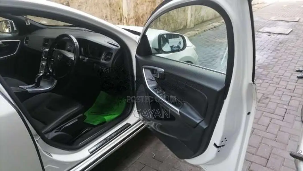 Volvo S60 2016 Car (Used)