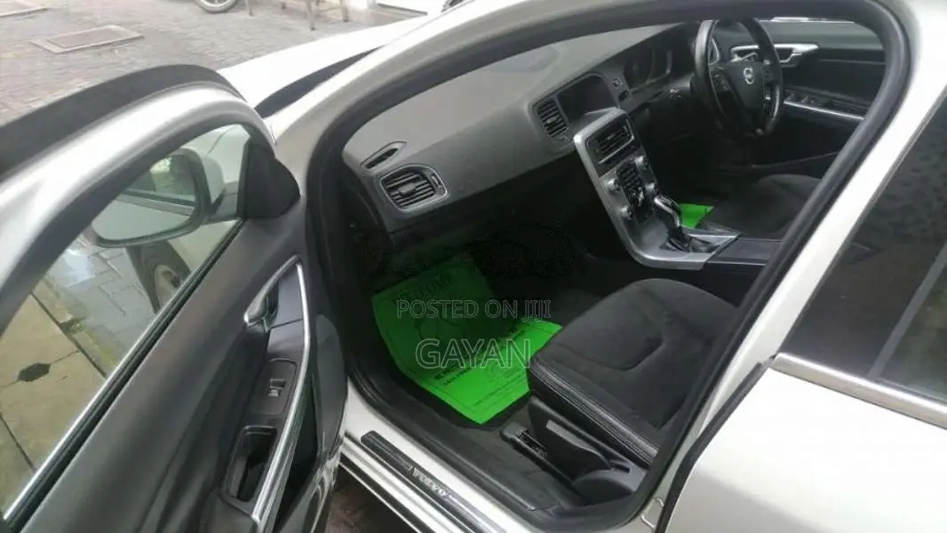 Volvo S60 2016 Car (Used)