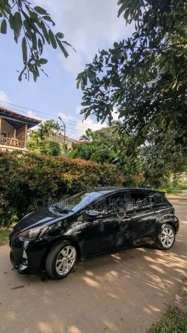 Toyota Aqua S Limited 2012 Car (Used)