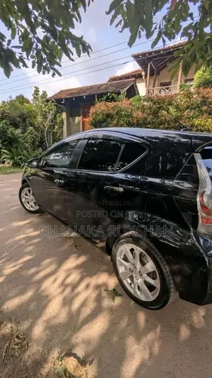 Toyota Aqua S Limited 2012 Car (Used)