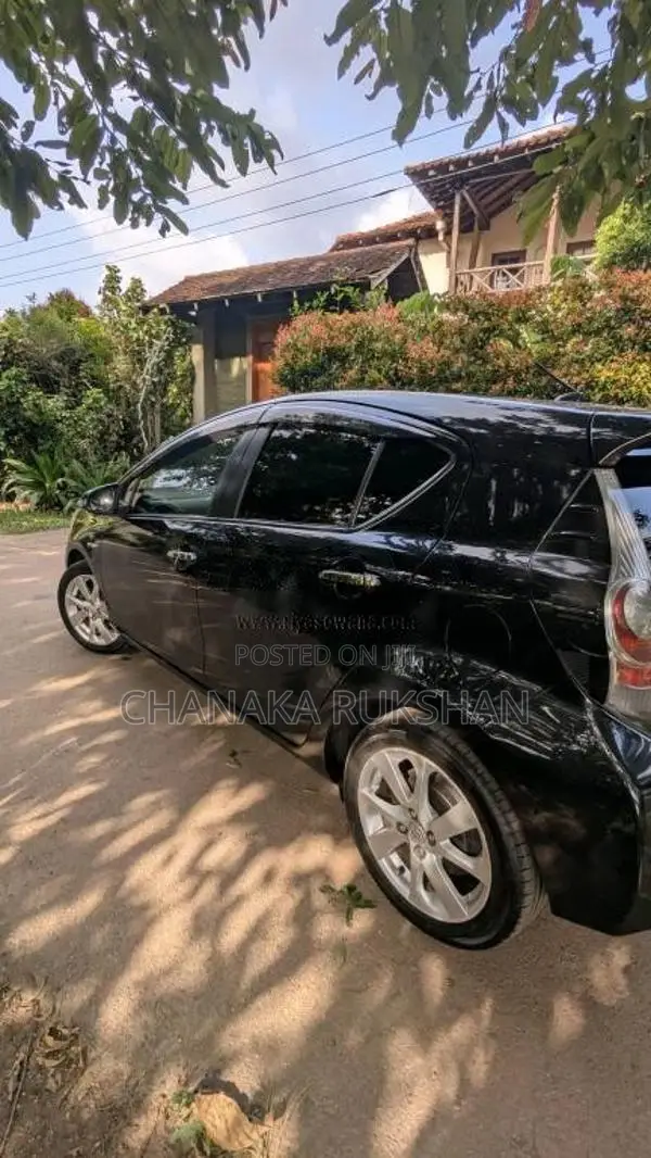 Toyota Aqua S Limited 2012 Car (Used)