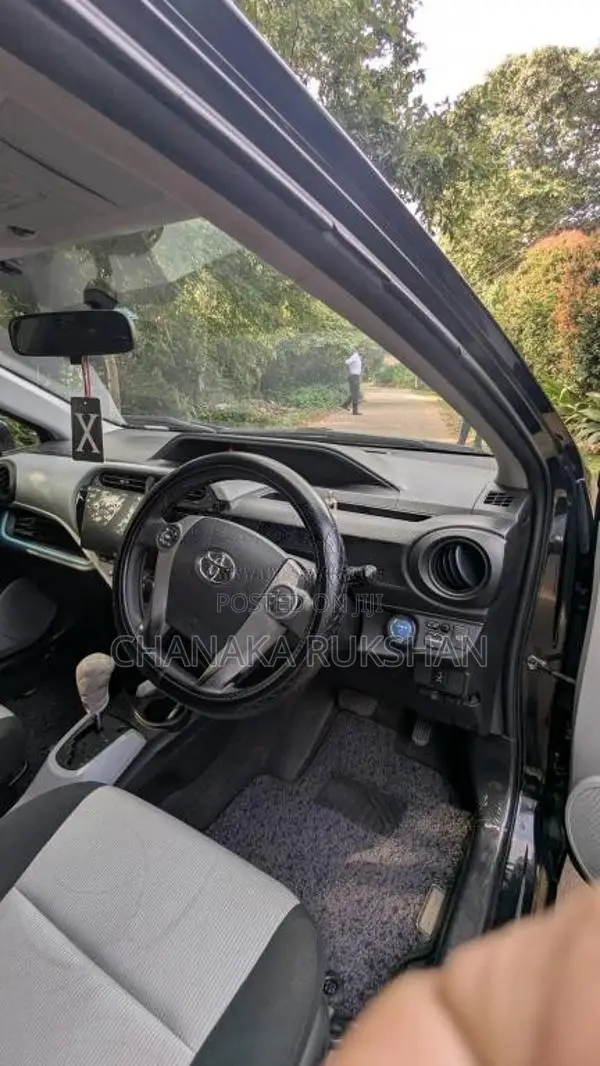 Toyota Aqua S Limited 2012 Car (Used)