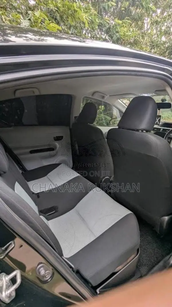 Toyota Aqua S Limited 2012 Car (Used)