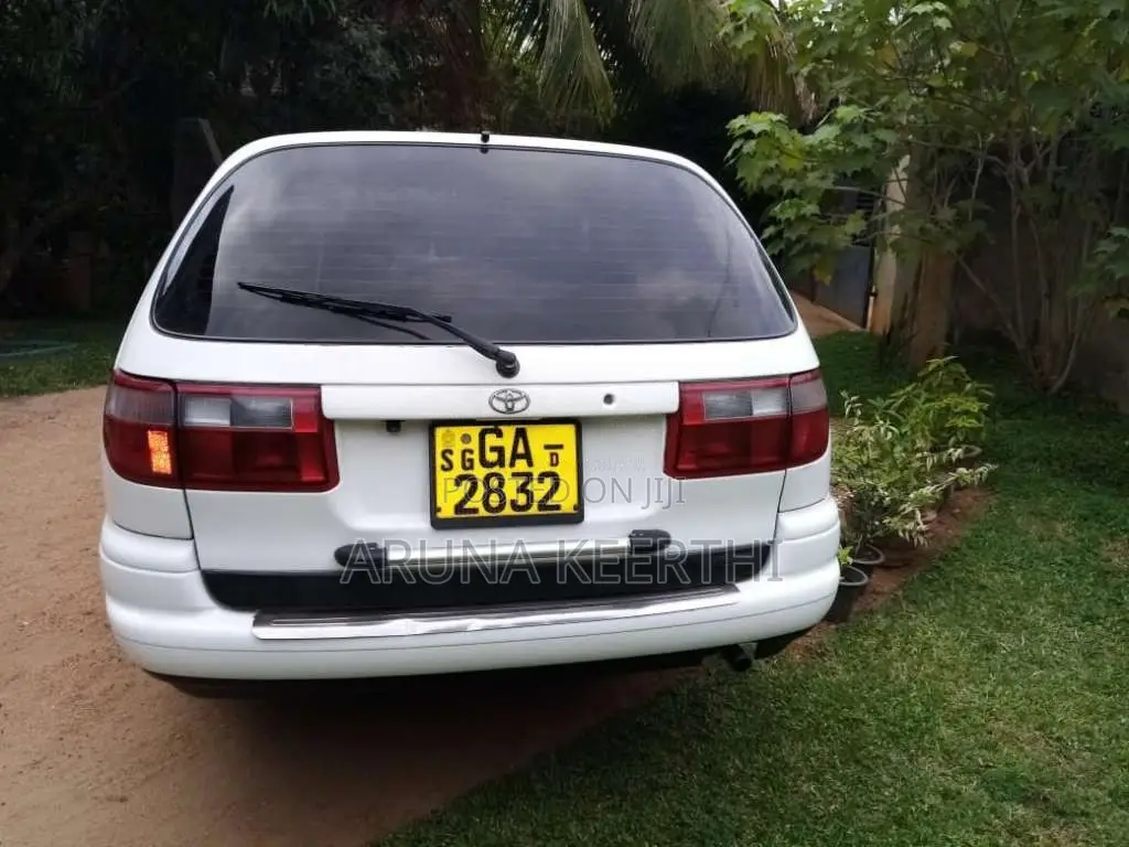 Toyota Caldina 2000 Car (Used)