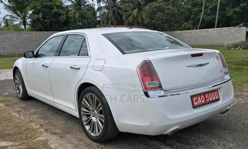Chrysler 300 2012 Car (Used)