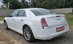 Chrysler 300 2012 Car (Used)