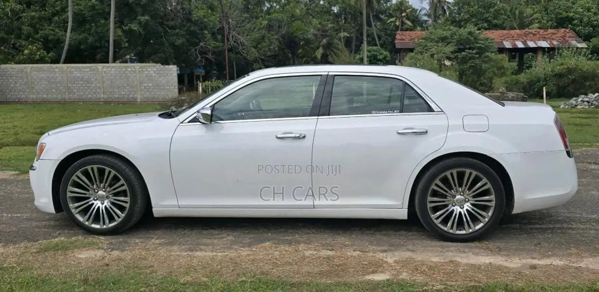 Chrysler 300 2012 Car (Used)