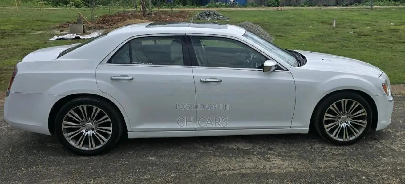 Chrysler 300 2012 Car (Used)