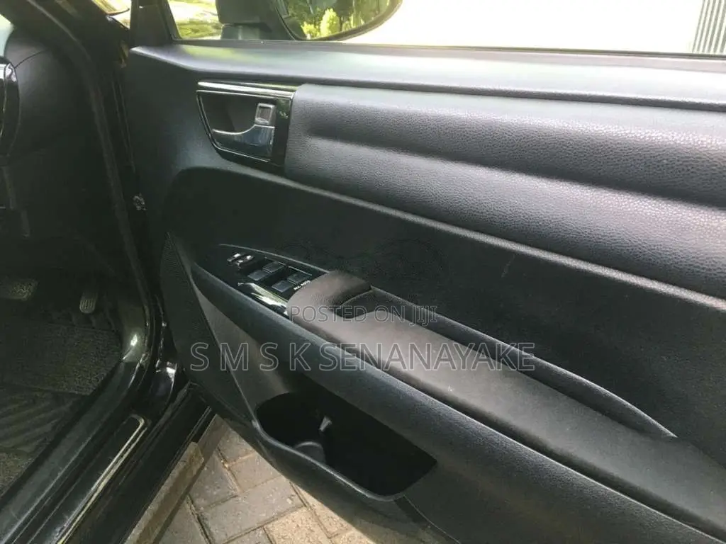 Toyota Axio Wxb 2017 Car (Used)