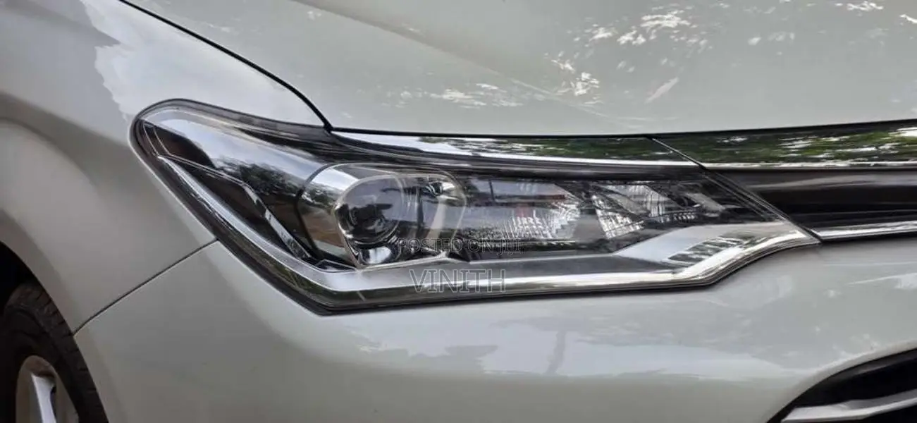 Toyota Axio 2016 Car (Used)