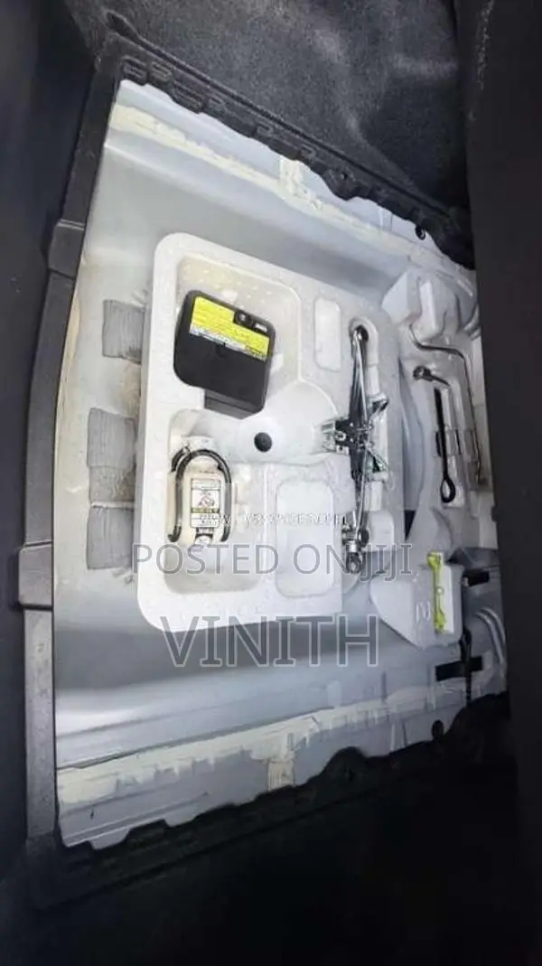 Toyota Axio 2016 Car (Used)