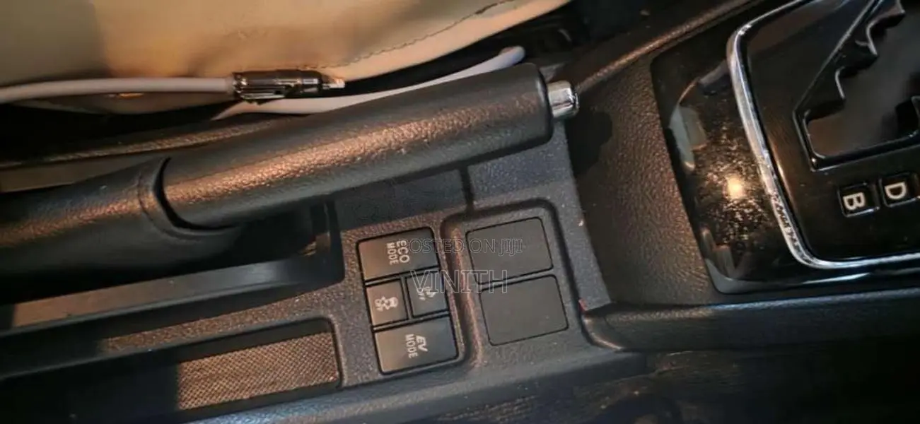 Toyota Axio 2016 Car (Used)