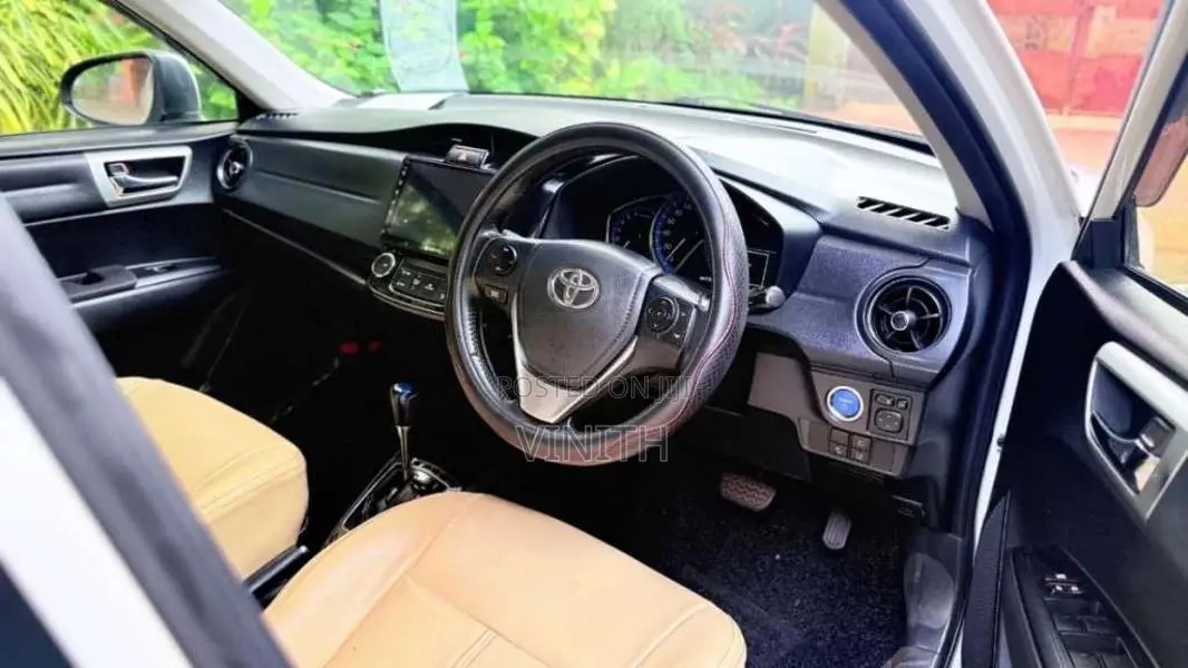 Toyota Axio 2016 Car (Used)