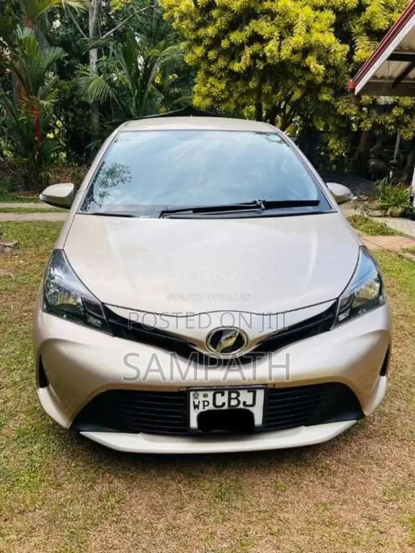 Toyota Vitz 2016 Car (Used)