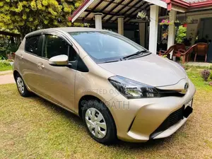 Toyota Vitz 2016 Car (Used)
