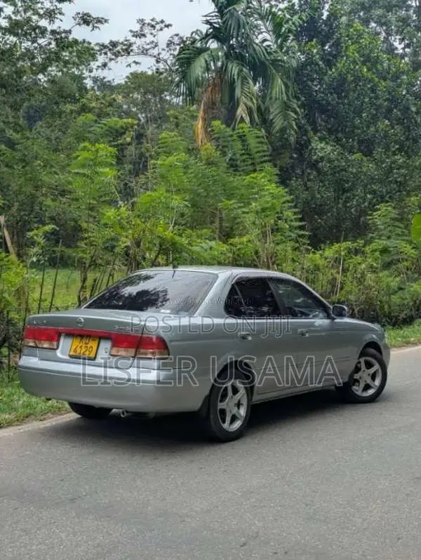 Nissan FB15 2003 Car (Used)