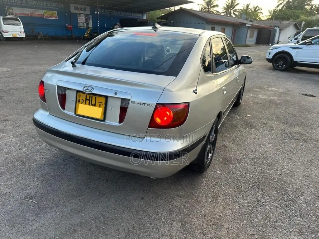 Hyundai Elantra GLS 2000 Car (Used)