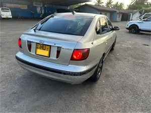 Hyundai Elantra GLS 2000 Car (Used)