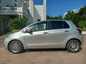 Toyota Vitz 2008 Car (Used)
