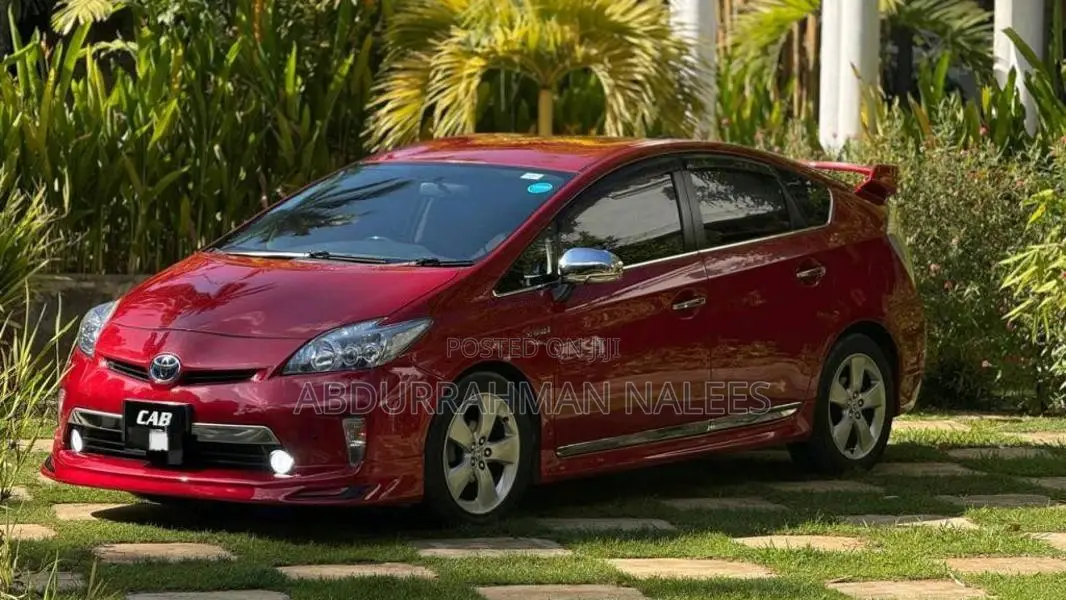 Toyota Prius 2013 Car (Used)