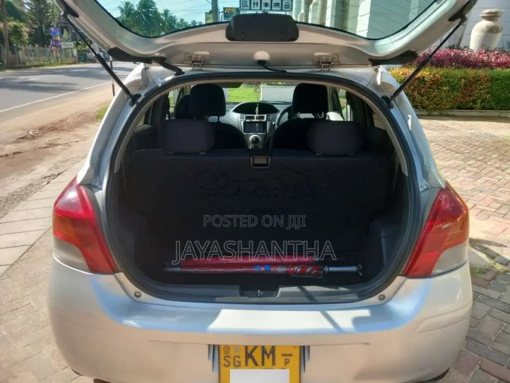 Toyota Vitz 2008 Car (Used)