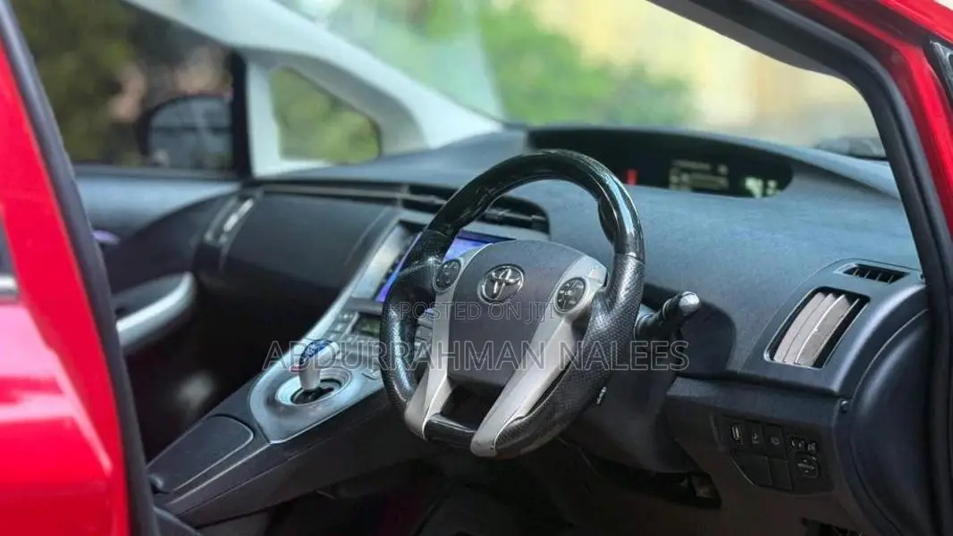 Toyota Prius 2013 Car (Used)