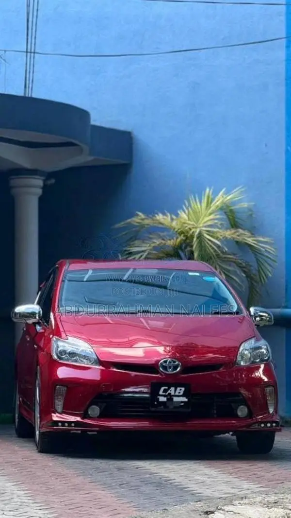Toyota Prius 2013 Car (Used)