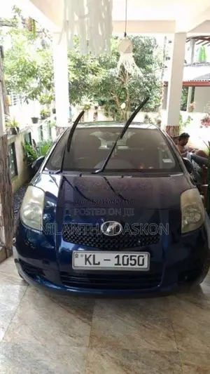 Toyota Vitz 2009 Car (Used)