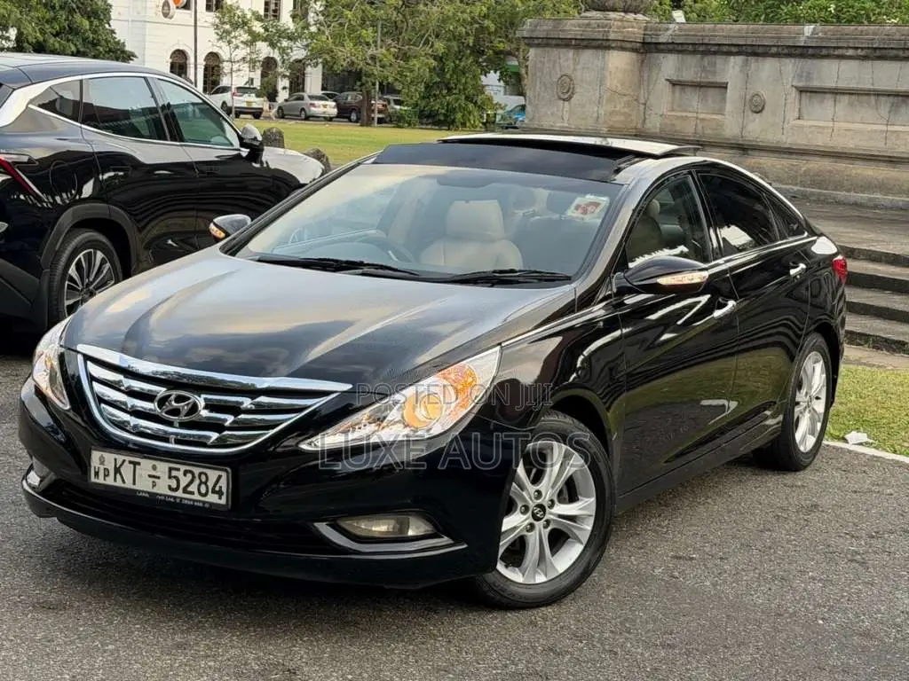 Hyundai Sonata 2012 Car (Used)