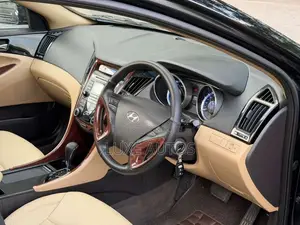 Hyundai Sonata 2012 Car (Used)