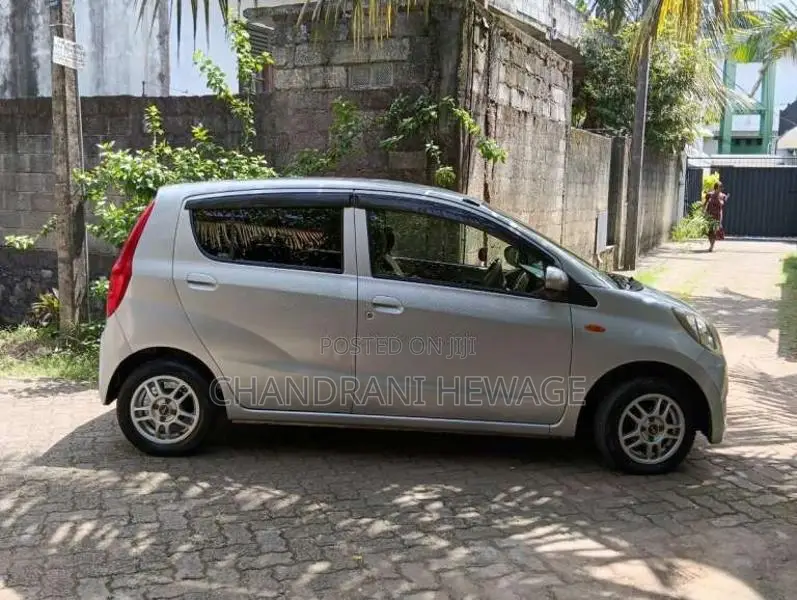 Daihatsu Mira 2009 Car (Used)