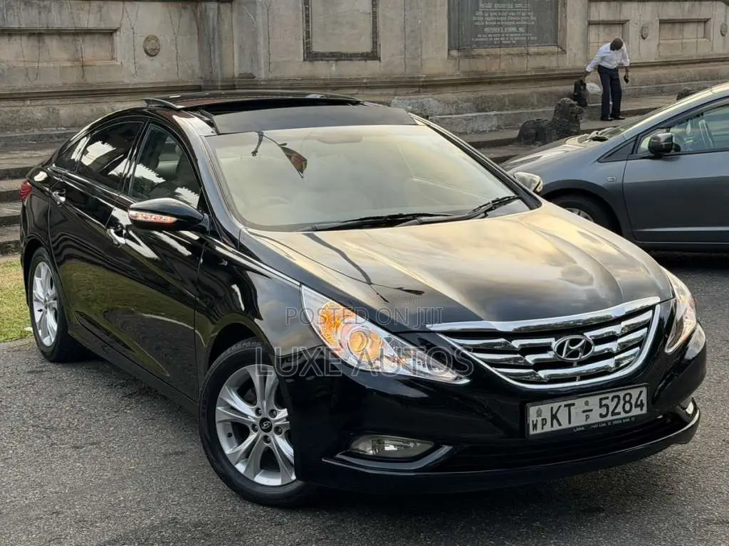 Hyundai Sonata 2012 Car (Used)