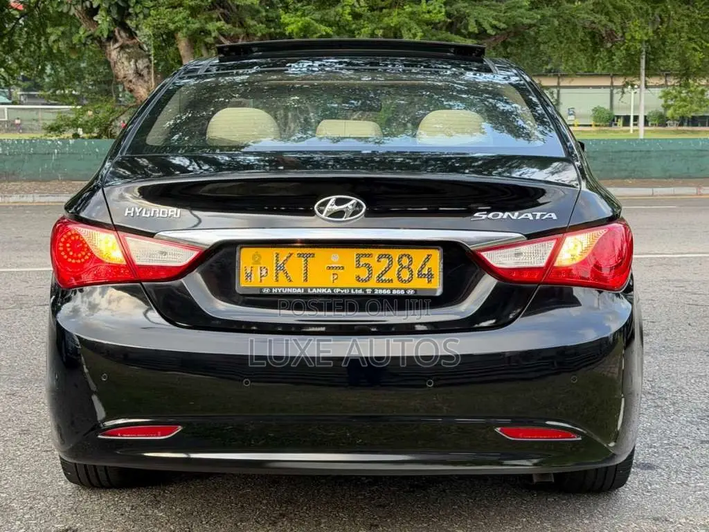 Hyundai Sonata 2012 Car (Used)